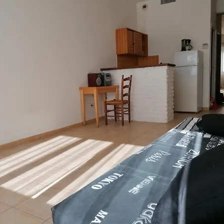 Sainte Maxime Grand Studio Climatise Proche Du Bord De Mer Apartment *